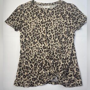 24/7 by Maurices Animal Knot Hem Women’s Tee Size Small Short Sleeve Shirt